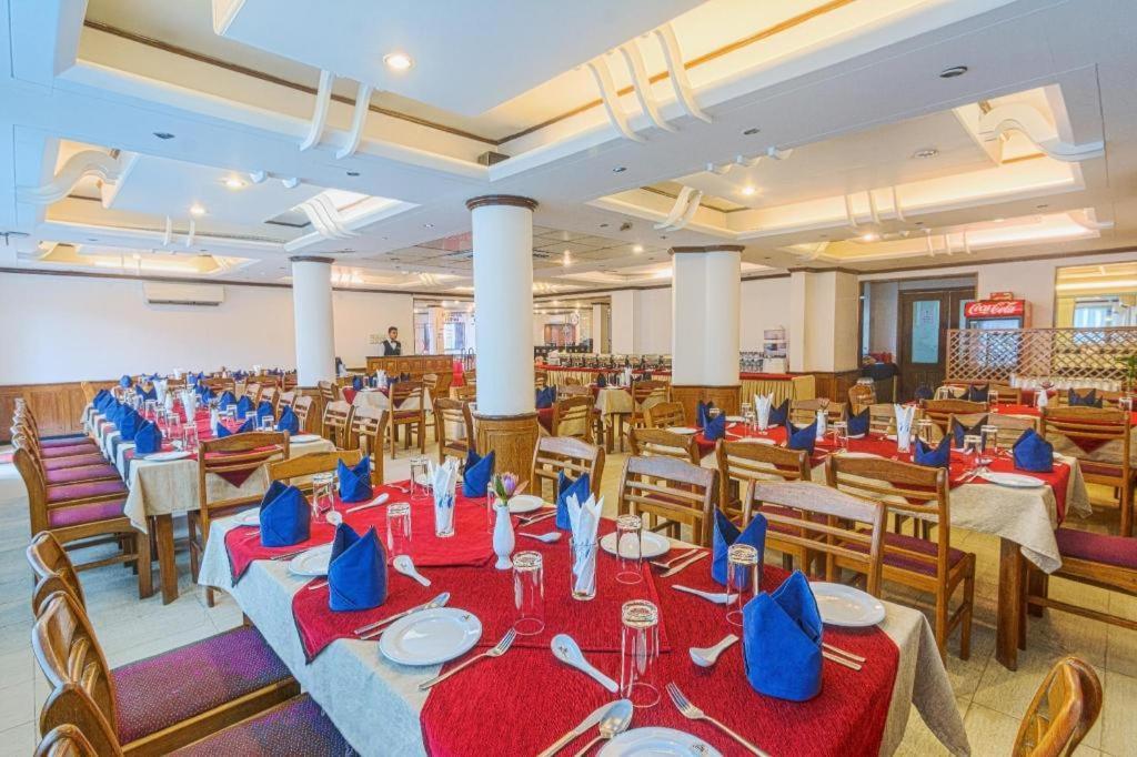 Hotel Sea Crown Кокс-Базар Экстерьер фото
